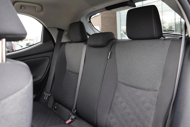 Toyota YARIS 1.5 Hybrid 115 First Edition, Apple Carplay, ,Lendensteun verstellen, Adaptieve Cruise Control