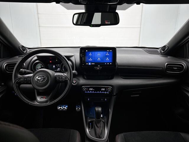 Toyota YARIS 1.5 Hybrid GR Sport Limited | Dealer onderhouden | JBL | dodehoek detectie | Stoelverwarming | Apple CarPlay/Android Auto | Draadloze telefoonlader | Climate Control |