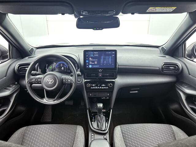 Toyota YARIS Cross 1.5 Hybrid 115 First Edition + | BTW voertuig | Stoel+stuurverwarming | Draadloze telefoonlader | Cruise Control Adaptive | Apple CarPlay/Android Auto | Achteruitrijcamera |