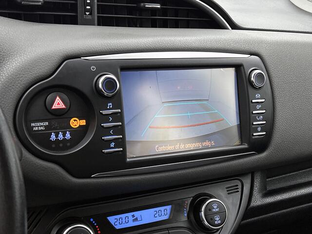 Toyota YARIS 1.5 Hybrid Dynamic | Navigatie | Climate Control | Parkeersensoren achter | LMV |