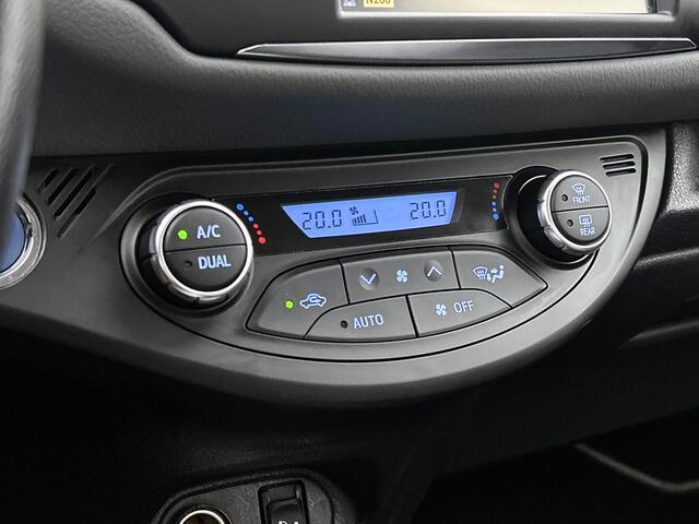 Toyota YARIS 1.5 Hybrid Dynamic | Navigatie | Climate Control | Parkeersensoren achter | LMV |