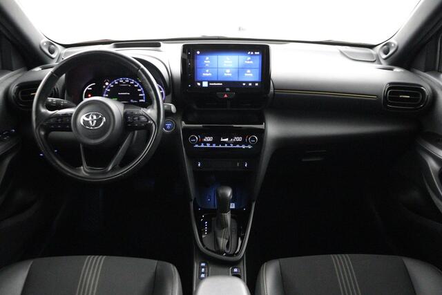 Toyota YARIS Cross 1.5 Hybrid Adventure | Stuur stoel voorruit verwarming | Apple Carplay/Android Auto | elektrisch bedienbare achterklep | panoramadak |