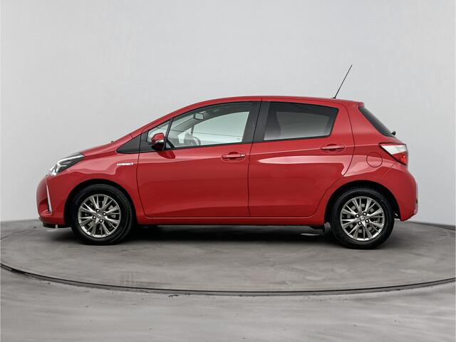 Toyota YARIS 1.5 Hybrid Dynamic | Dealer onderhouden | 1e eigenaar | Navigatie | Climate Control | Cruise Control | Achteruitrijcamera | DAB | Bluetooth |