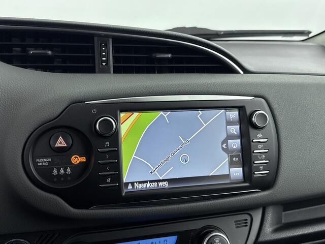 Toyota YARIS 1.5 Hybrid Dynamic | Dealer onderhouden | 1e eigenaar | Navigatie | Climate Control | Cruise Control | Achteruitrijcamera | DAB | Bluetooth |