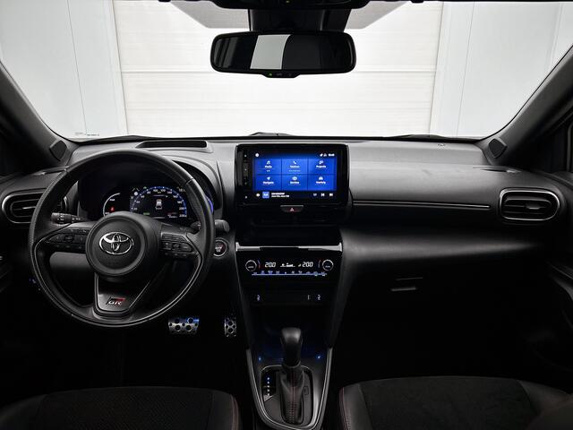 Toyota YARIS Cross 1.5 Hybrid GR Sport Limited | BTW voertuig | Dodehoek detectie | Head-Up Display | Parkeersensoren voor+achter | Stoelverwarming | Navigatie | Apple CarPlay/Android Auto | Cruise Control Adaptive | Achteruitrijcamera |