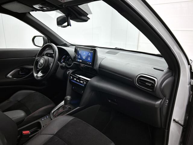 Toyota YARIS Cross 1.5 Hybrid GR Sport Limited | BTW voertuig | Dodehoek detectie | Head-Up Display | Parkeersensoren voor+achter | Stoelverwarming | Navigatie | Apple CarPlay/Android Auto | Cruise Control Adaptive | Achteruitrijcamera |