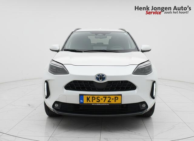 Toyota YARIS Cross 1.5 Hybrid 115 First Edition uit 2025 Rijklaar + Fabrieksgarantie Henk Jongen Auto's in Helmond, al 50 jaar service zoals 't hoort!