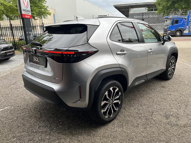 Toyota YARIS Cross 1.5 Hybrid 115 First Edition // ADAPT. CRUISE // KEYLESS // APPLE-ANDROID AUTO // CAMERA+SENSOREN // STOELVERWARMING //