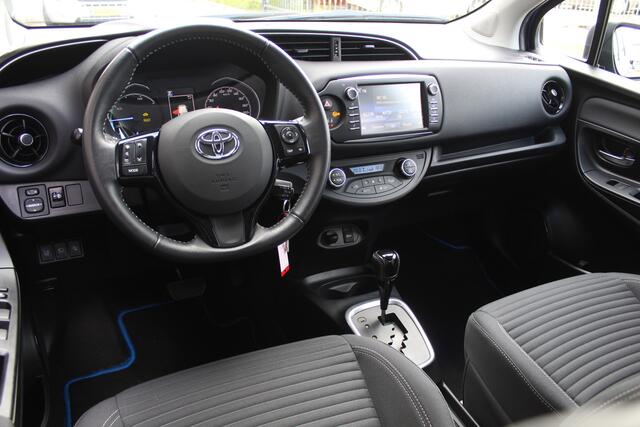 Toyota YARIS 1.5 Hybrid Dynamic | Rijklaar | Stoelverw. | Clima | Cruise | Mistlampen | LM-velgen | Dealer onderhouden