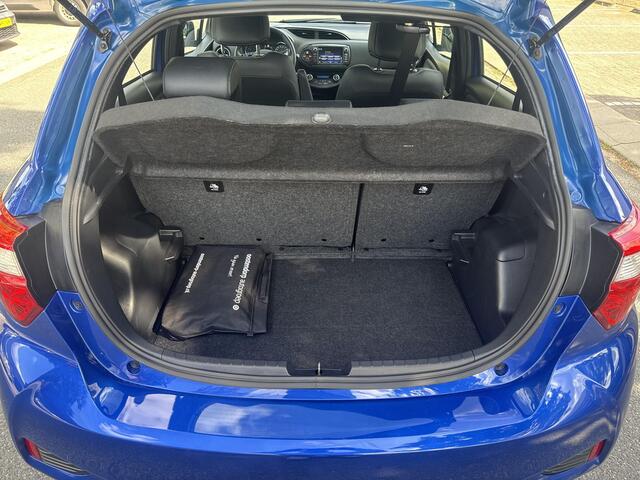 Toyota YARIS 1.5 Hybrid Executive | 06-10141018 Voor meer informatie