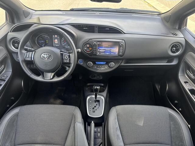 Toyota YARIS 1.5 Hybrid Executive | 06-10141018 Voor meer informatie
