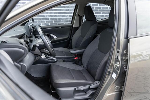 Toyota YARIS 1.5 Hybrid Dynamic | Trekhaak | Navigatie | Apple Carplay | Android Auto | Achteruitrijcamera | LED Koplampen | Keyless Entry | All-Season banden | Climate Control | Cruise Control Adaptief