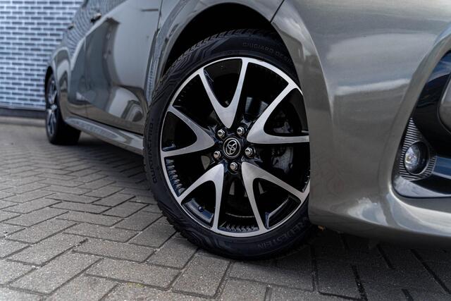 Toyota YARIS 1.5 Hybrid Dynamic | Trekhaak | Navigatie | Apple Carplay | Android Auto | Achteruitrijcamera | LED Koplampen | Keyless Entry | All-Season banden | Climate Control | Cruise Control Adaptief
