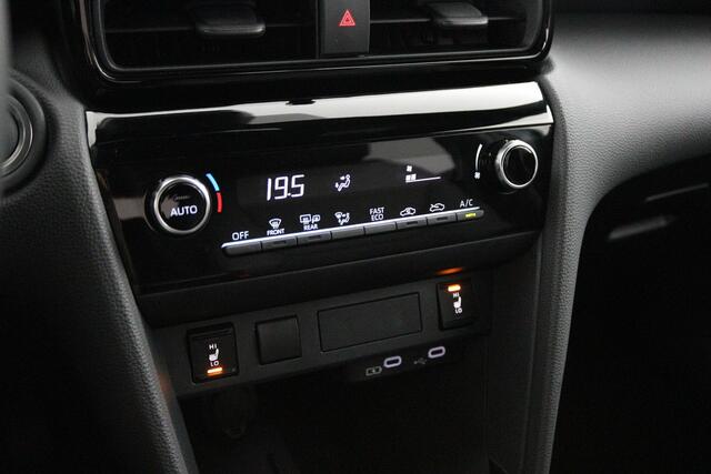 Toyota YARIS Cross 1.5 Hybrid 115 Dynamic | Comfort pack | Parkeersensoren | Stuur en stoel verwarming |