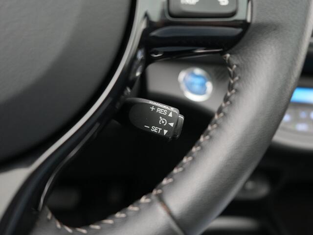 Toyota YARIS 1.5 Hybrid Executive Panoramadak | Cruise Control |