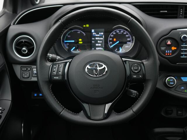 Toyota YARIS 1.5 Hybrid Executive Panoramadak | Cruise Control |