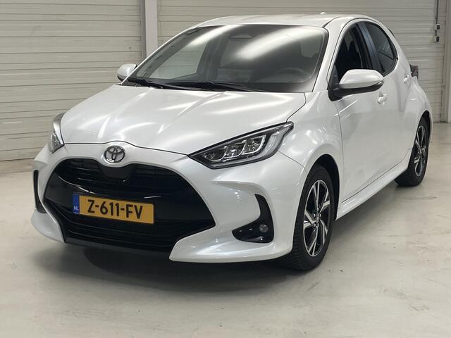 Toyota YARIS 1.5 Hybrid 115 First Edition Navigatie / Afn. Trekhaak / All Weatherbanden / LM Velgen / NL auto / 1ste eigenaar /