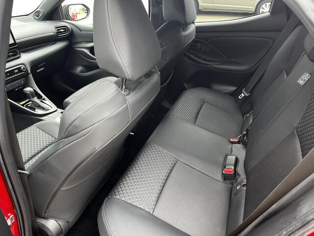 Toyota YARIS 1.5 Hybrid 130 PK Executive JBL Headup PDC Stoel Stuur verwarmd Dealer Onderhouden