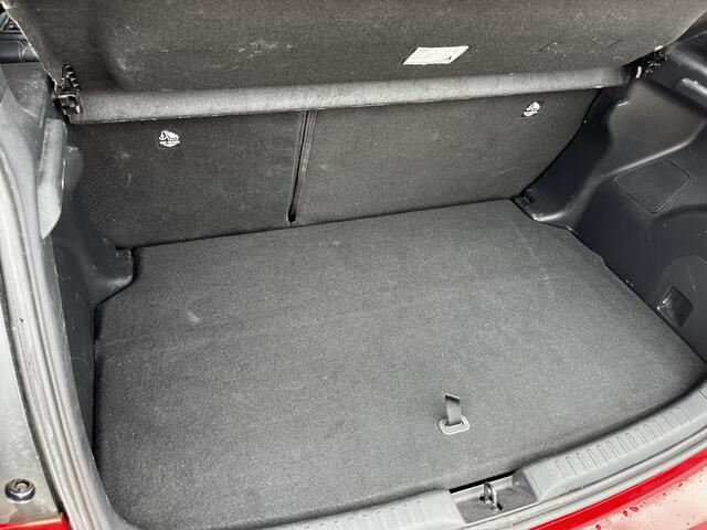Toyota YARIS 1.5 Hybrid 130 PK Executive JBL Headup PDC Stoel Stuur verwarmd Dealer Onderhouden