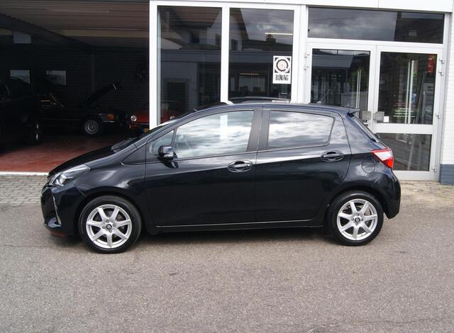 Toyota YARIS 1.5 VVT-i Active Navi,Camera,cruise,Clima,RIJKLAARPRIJS!!