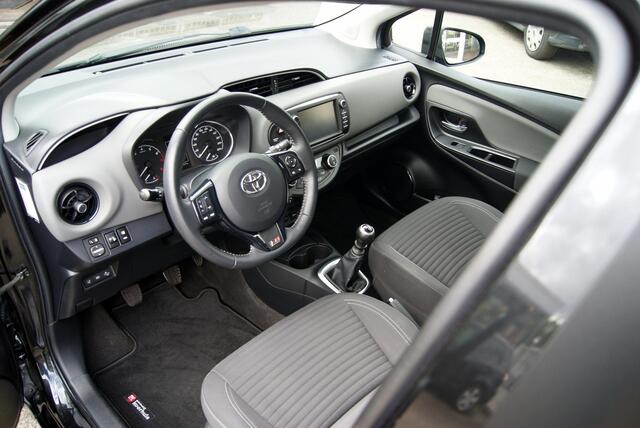 Toyota YARIS 1.5 VVT-i Active Navi,Camera,cruise,Clima,RIJKLAARPRIJS!!