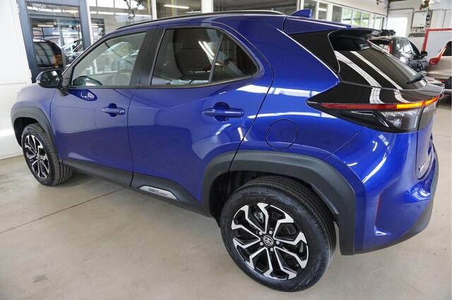 Toyota YARIS Cross 1.5 Hybrid adaptive cruise control | android auto / apple carplay