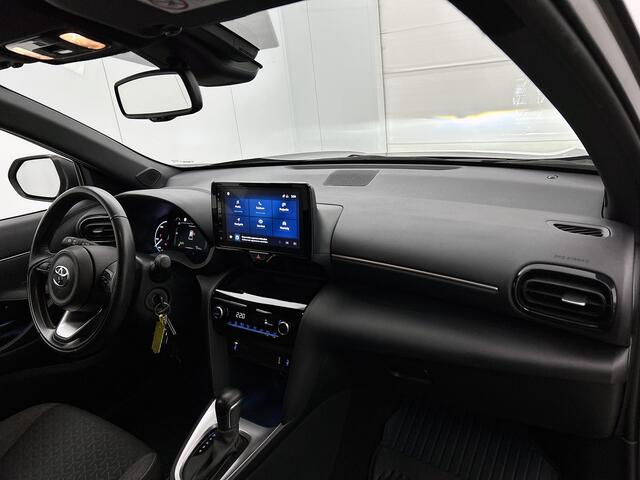 Toyota YARIS Cross 1.5 Hybrid First Edition + | Parkeersensoren V + A | Camera | Climate control | Stoelverwarming |