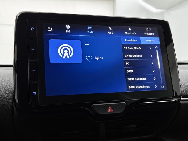 Toyota YARIS Cross 1.5 Hybrid First Edition + | Parkeersensoren V + A | Camera | Climate control | Stoelverwarming |