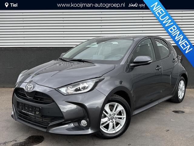 Toyota YARIS 1.5 Hybrid 115 Business Plus Parkeersensoren voor + achter, Stoelverwarming & Stuurwiel verwarmd, Apple Carplay en/of Android auto navigatie, Adaptieve cruise control
