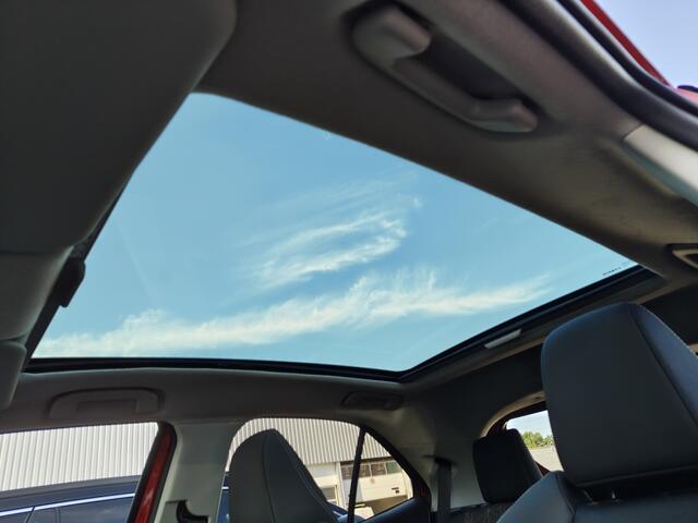 Toyota YARIS Cross 1.5 Hybrid Executive | Pano | HUD | 360 camera | Navi | PDC | Stoelverwar
