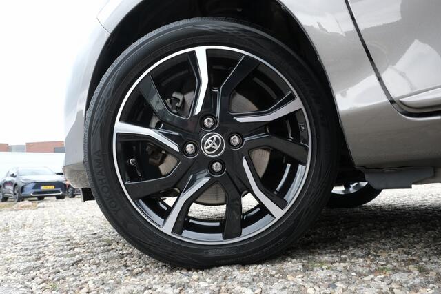 Toyota YARIS 1.5 Hybid Bi-Tone