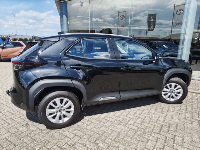 Toyota YARIS Cross 1.5 Hybrid Dynamic | Trekhaak | Sensoren v/a | HUD | El. Achterklep | BSM