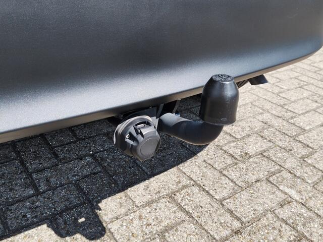 Toyota YARIS Cross 1.5 Hybrid Dynamic | Trekhaak | Sensoren v/a | HUD | El. Achterklep | BSM
