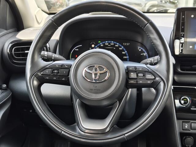 Toyota YARIS Cross 1.5 Hybrid Dynamic | Trekhaak | Sensoren v/a | HUD | El. Achterklep | BSM
