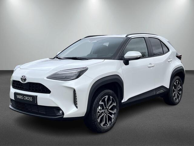 Toyota YARIS Cross 1.5 Hybride 130 pk Black Edition, Safety + Winter pakket.