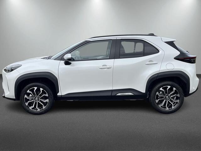 Toyota YARIS Cross 1.5 Hybride 130 pk Black Edition, Safety + Winter pakket.