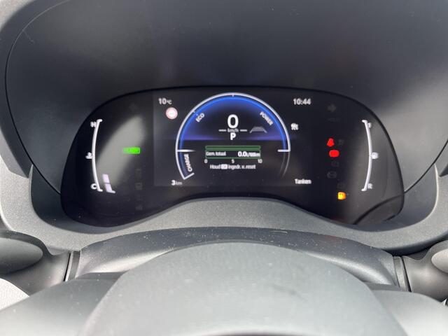 Toyota YARIS Cross 1.5 Hybride 130 pk Black Edition, Safety + Winter pakket.