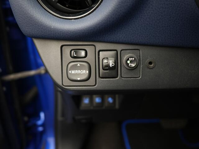 Toyota YARIS 1.5 Hybrid Bi-Tone | Achteruitrijcamera | Climate Control |