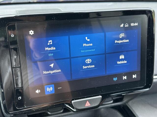 Toyota YARIS Cross 1.5 Hybrid First Edition Trekhaak | 17 inch lichtmetalen velgen | Climate control | Keyless entry/start
