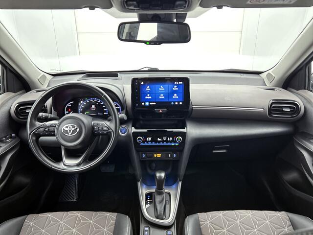 Toyota YARIS Cross 1.5 Hybrid Executive | BTW voertuig | Head-Up Display | Dodehoek detectie | Stoelverwarming | Parkeersensoren voor+achter | Apple CarPlay/Android Auto | Cruise Control Adaptive |