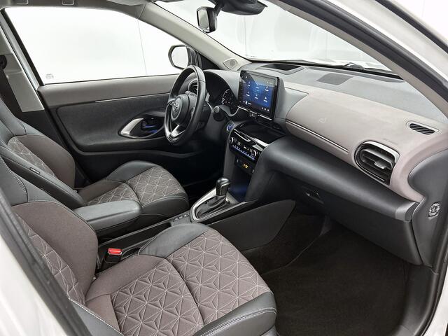 Toyota YARIS Cross 1.5 Hybrid Executive | BTW voertuig | Head-Up Display | Dodehoek detectie | Stoelverwarming | Parkeersensoren voor+achter | Apple CarPlay/Android Auto | Cruise Control Adaptive |