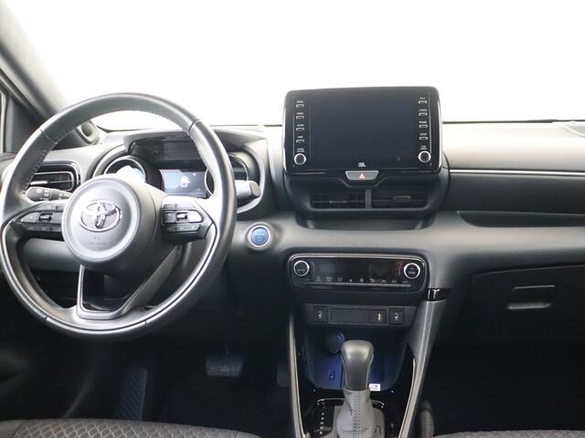 Toyota YARIS 1.5 Hybrid Launch Edition | Dealer Onderhouden | JBL | Head-Up Display | Dodehoek detectie | Parkeersensoren voor+achter | Stoelverwarming | Draadloze telefoonlader | Navigatie | Apple CarPlay/Android Auto |