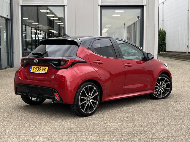 Toyota YARIS 1.5 Hybrid GR Sport | Voll.Historie/Camera/Navi/Pano.Dak/Head-Up/Leder-Alcantara/Clima/Adapt.Cruise/Apple CarPlay-Android Auto