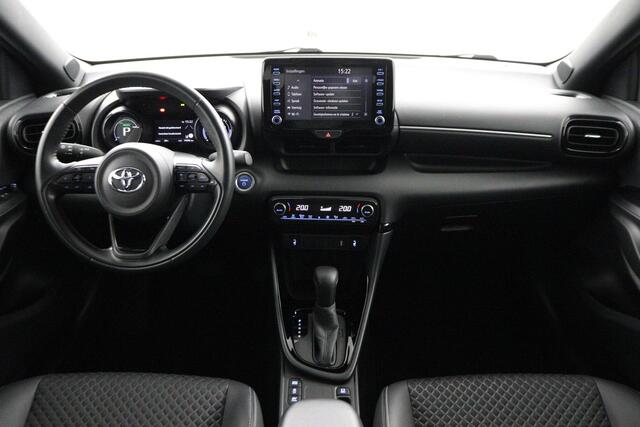 Toyota YARIS 1.5 Hybrid Executive Bi-Tone | Half leder bekleding | Bi-Tone | stoelverwarming |