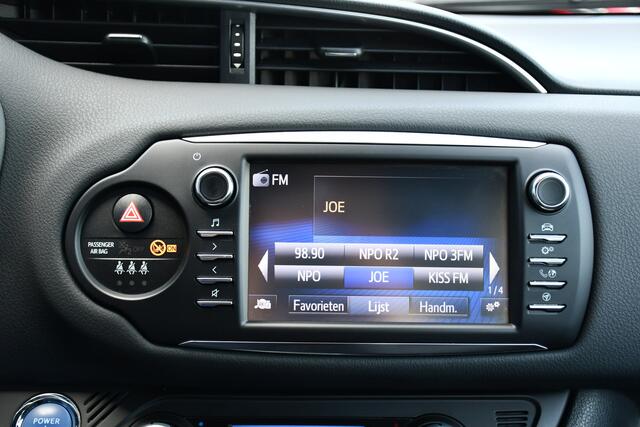 Toyota YARIS 1.5 Hybrid Executive Automaat 100pk | Cruise control | Keyless | Achteruitrijcamera | Dealer-onderhouden |