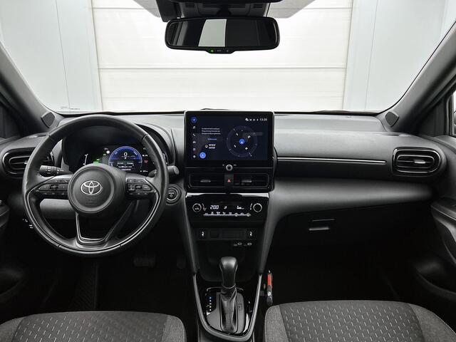 Toyota YARIS Cross 1.5 Hybrid 115 First Edition | Voorruit-Stuur-Stoelverwarming | Parkeersensoren V+A | Onderweg-naar-dealer