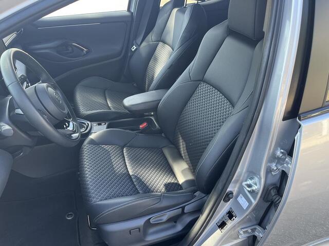 Toyota YARIS 1.5 H 130 Executive | NL-auto | Dodehoek detectie | Stuurverwarming | Apple Carplay