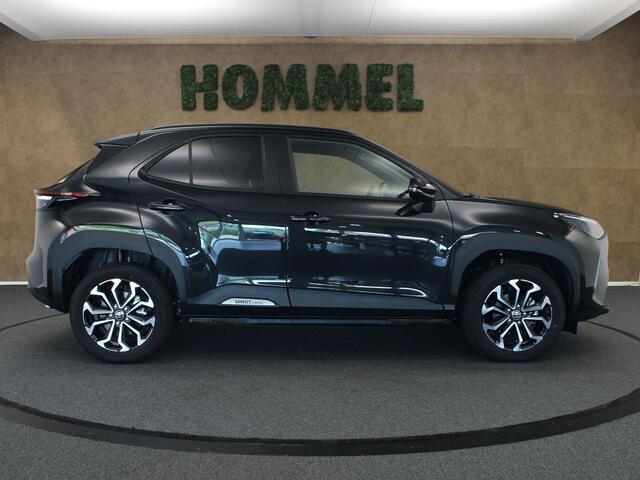 Toyota YARIS Cross 1.5 Hybrid 130 Dynamic DEMO VOERTUIG - DODEHOEKDETECTIE - VOORSTOELEN VERWARMD - STUURVERWARMING - VOORRUITVERWARMING - PARKEERSENSOREN VOOR EN ACHTER - KEYLESS ENTRY/START - ACHTERUITRIJCAMERA - ADAPTIEVE CRUISE CONTROL - GETINT GLAS ACHTER