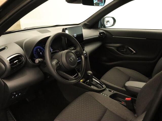 Toyota YARIS Cross 1.5 Hybrid 130 Dynamic - DODEHOEKDETECTIE - VOORSTOELEN VERWARMD - STUURVERWARMING - VOORRUITVERWARMING - PARKEERSENSOREN VOOR EN ACHTER - KEYLESS ENTRY/START - ACHTERUITRIJCAMERA - ADAPTIEVE CRUISE CONTROL - GETINT GLAS ACHTER