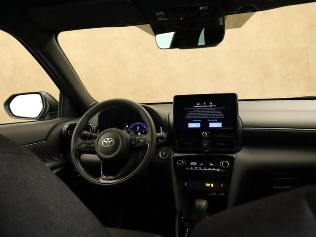 Toyota YARIS Cross 1.5 Hybrid 130 Dynamic - DODEHOEKDETECTIE - VOORSTOELEN VERWARMD - STUURVERWARMING - VOORRUITVERWARMING - PARKEERSENSOREN VOOR EN ACHTER - KEYLESS ENTRY/START - ACHTERUITRIJCAMERA - ADAPTIEVE CRUISE CONTROL - GETINT GLAS ACHTER